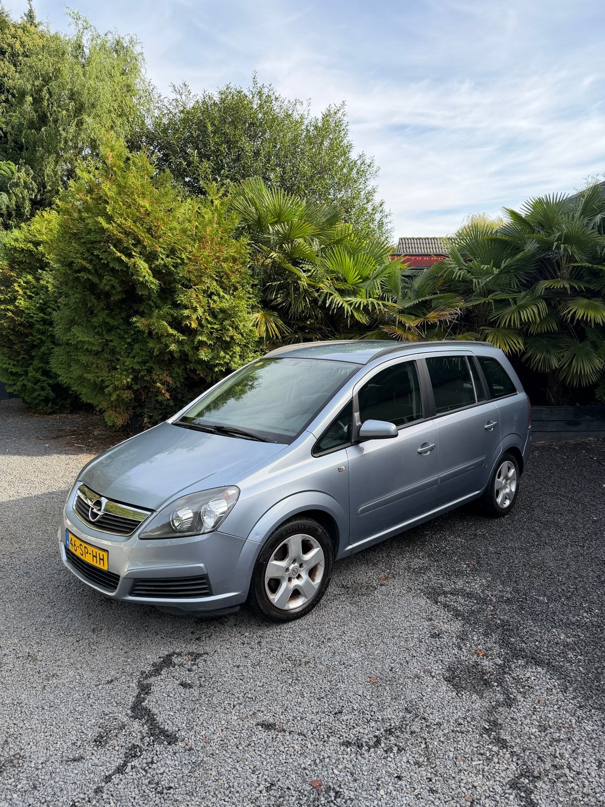 Opel Zafira 1.6 2006 airco trekhaak goed onderhouden!, Voorwielaandrijving, 4 cilinders, 7 stoelen, 75 €/maand