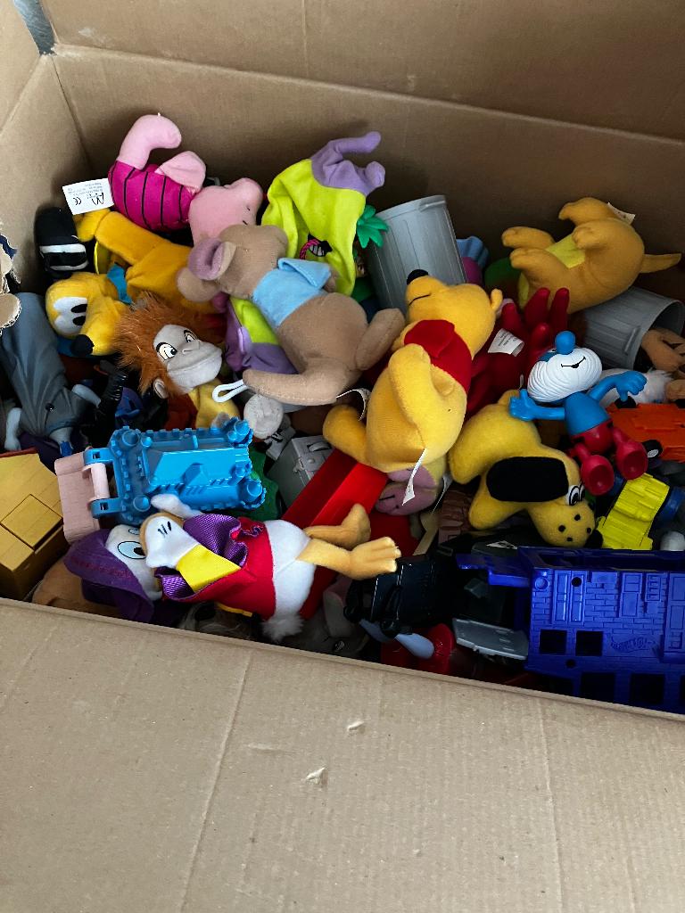 Verhuisdoos happy meal speeltjes, Ophalen, Zo goed als nieuw