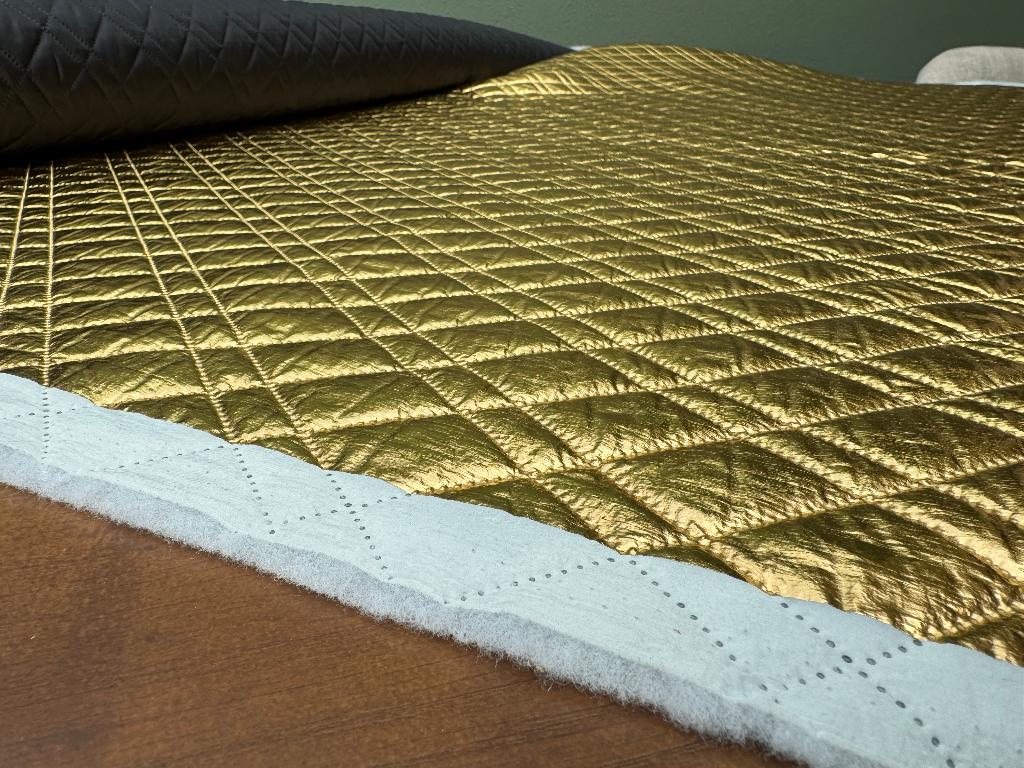 ** Gouden stof wiebertjes motief - goud - 5.30 x 1.40 mtr **, Ophalen, 120 cm of meer, Polyester, Nieuw