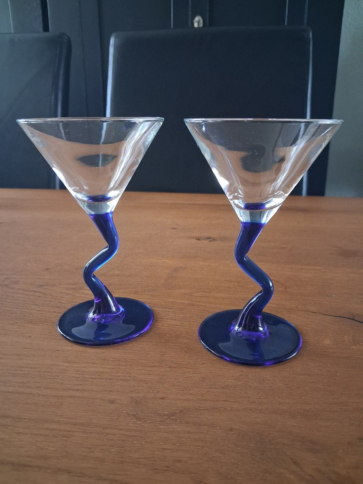 LIBBEY - 4 Martini glazen op kobaltblauwe zig-zag voet, Verzamelen, Ophalen of Verzenden