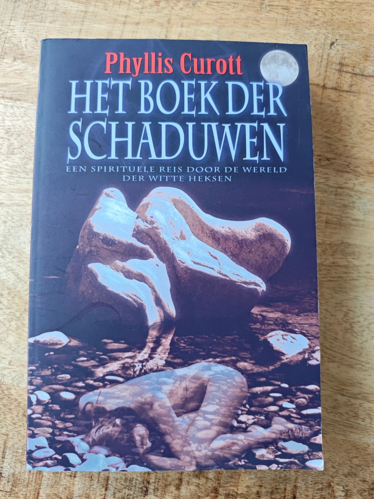 Het Boek der Schaduwen - Phyllis Curott, Boeken, Ophalen of Verzenden, Gelezen