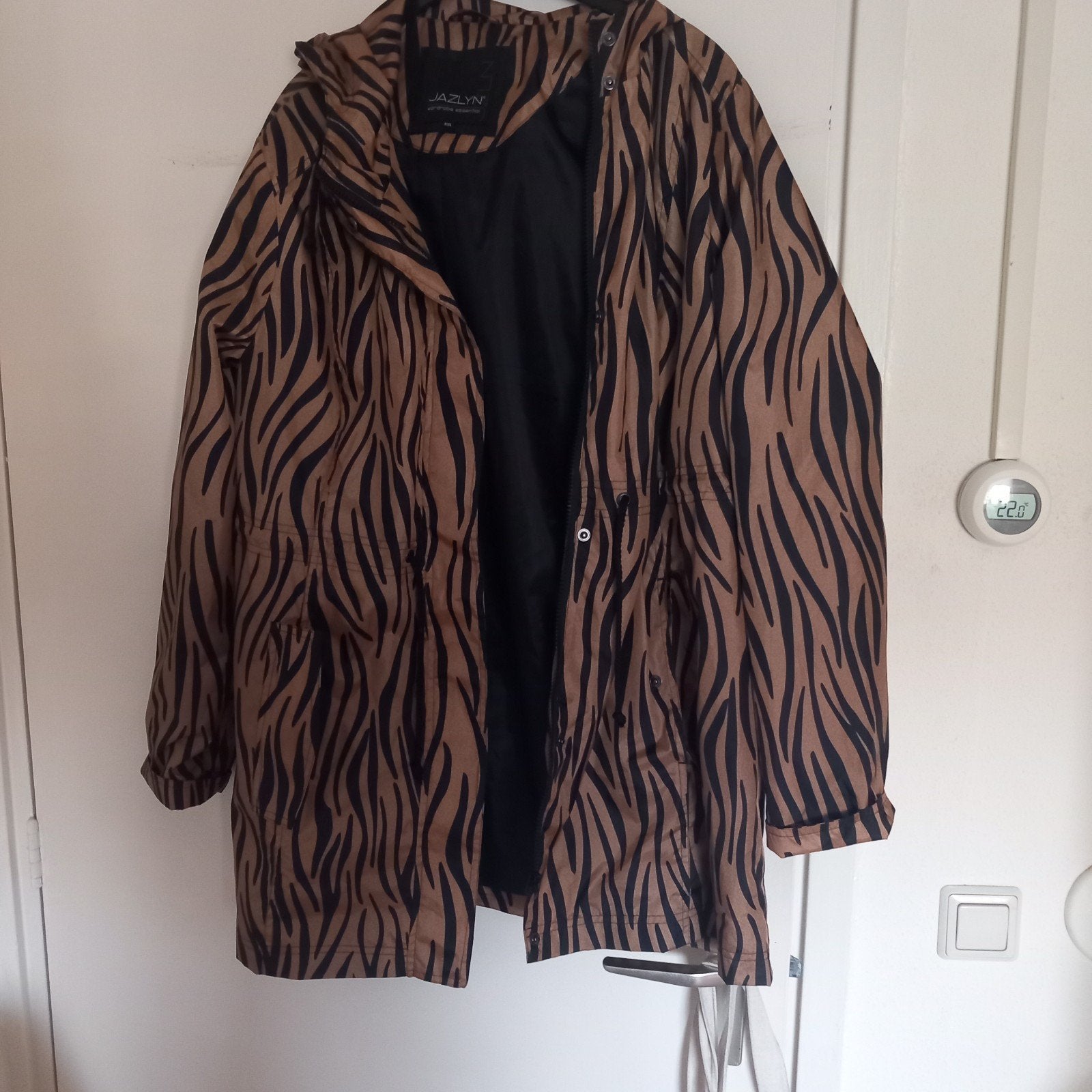 Jazlyn jas met zebraprint - Maat XXL, Kleding | Dames, Jazlyn, Bruin, Maat 46/48 (XL) of groter, Ophalen of Verzenden