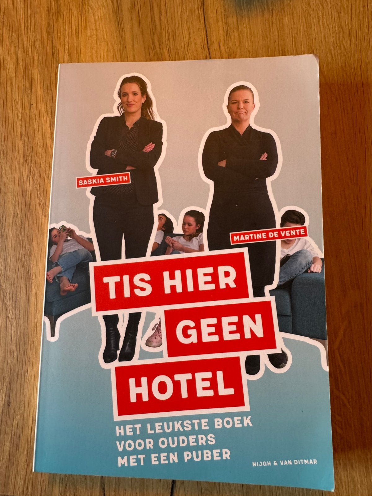 Martine de Vente - Tis hier geen hotel, Ophalen of Verzenden, Zo goed als nieuw, Martine de Vente; Saskia Smith