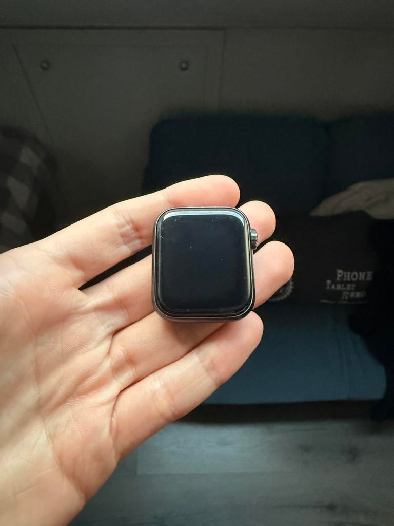 Apple Watchr Series 5, Sieraden, Tassen en Uiterlijk, Smartwatches, Ophalen, Gebruikt, Zwart, IOS