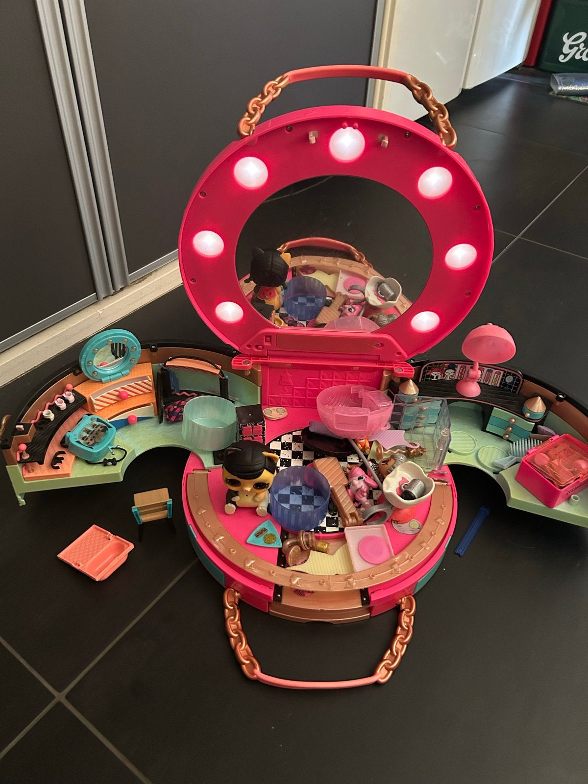 Grote L.O.L. collectie: Camper, salon & meer! Sint tip, Ophalen of Verzenden, Gebruikt, Meisje