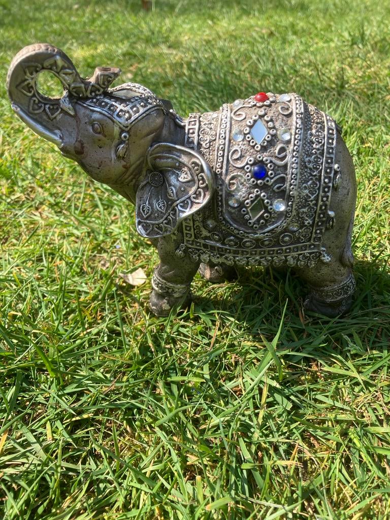 Decoratieve olifant met edelstenen, Overige materialen, Ophalen of Verzenden, Zilver, Oosters