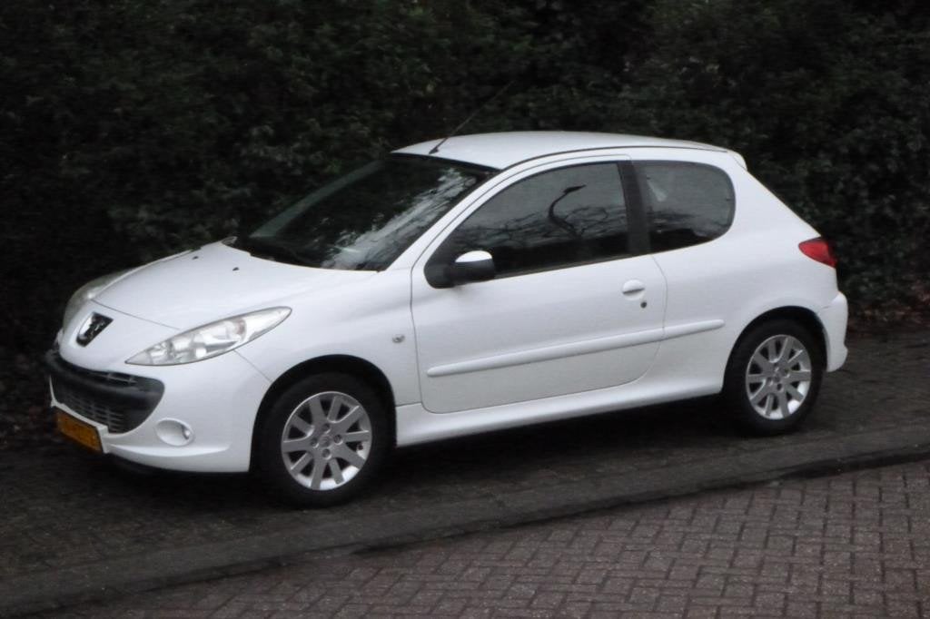 Peugeot 206 + 1.4 tu NWE APK t/m 04-08-2027 Rijdt PERFEKT, Auto's, Peugeot, Voorwielaandrijving, 206+, 4 cilinders, Wit