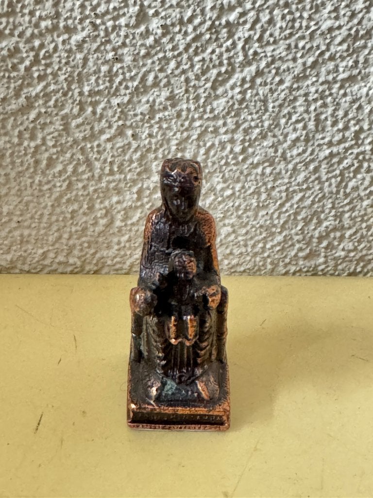 Vintage metalen beeldje Zwarte Madonna van Montserrat, Ophalen of Verzenden