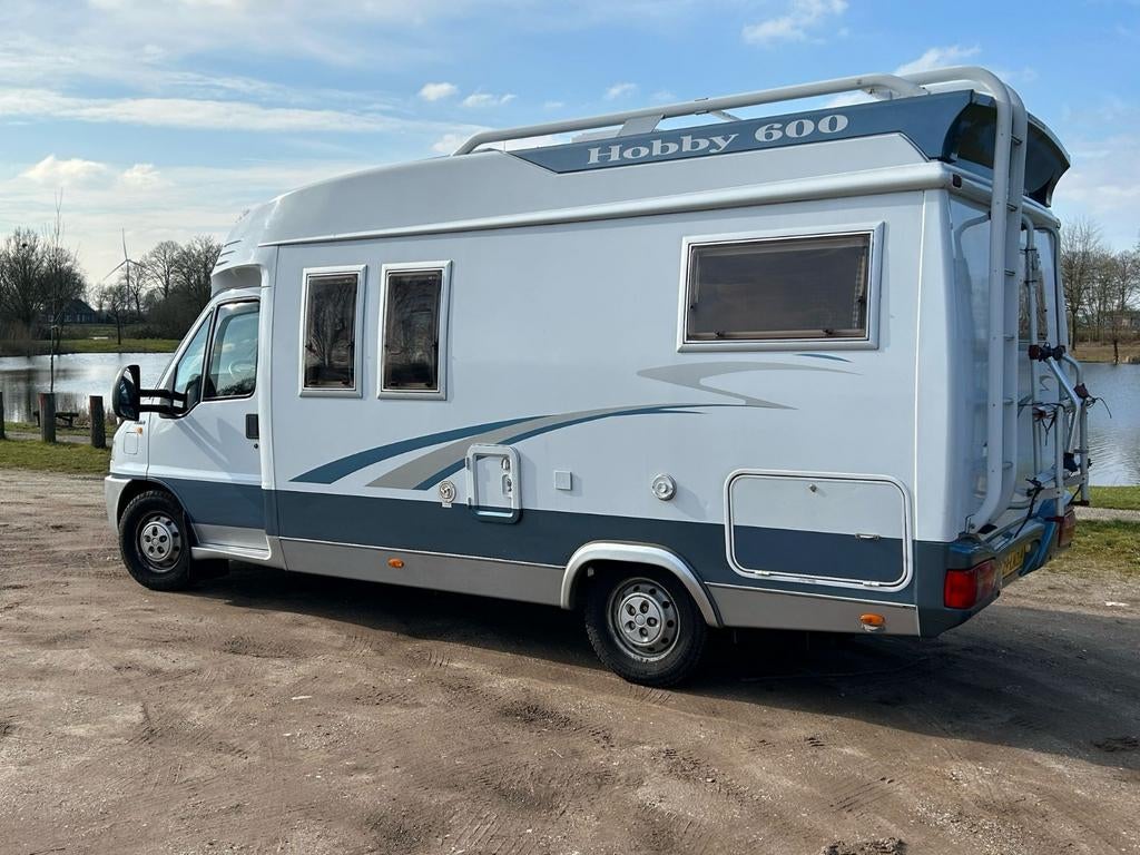 Hobby Camper - 14K te koop, Caravans en Kamperen, Campers, Buitenlamp, Standaard zit, Alkoof, Ringverwarming