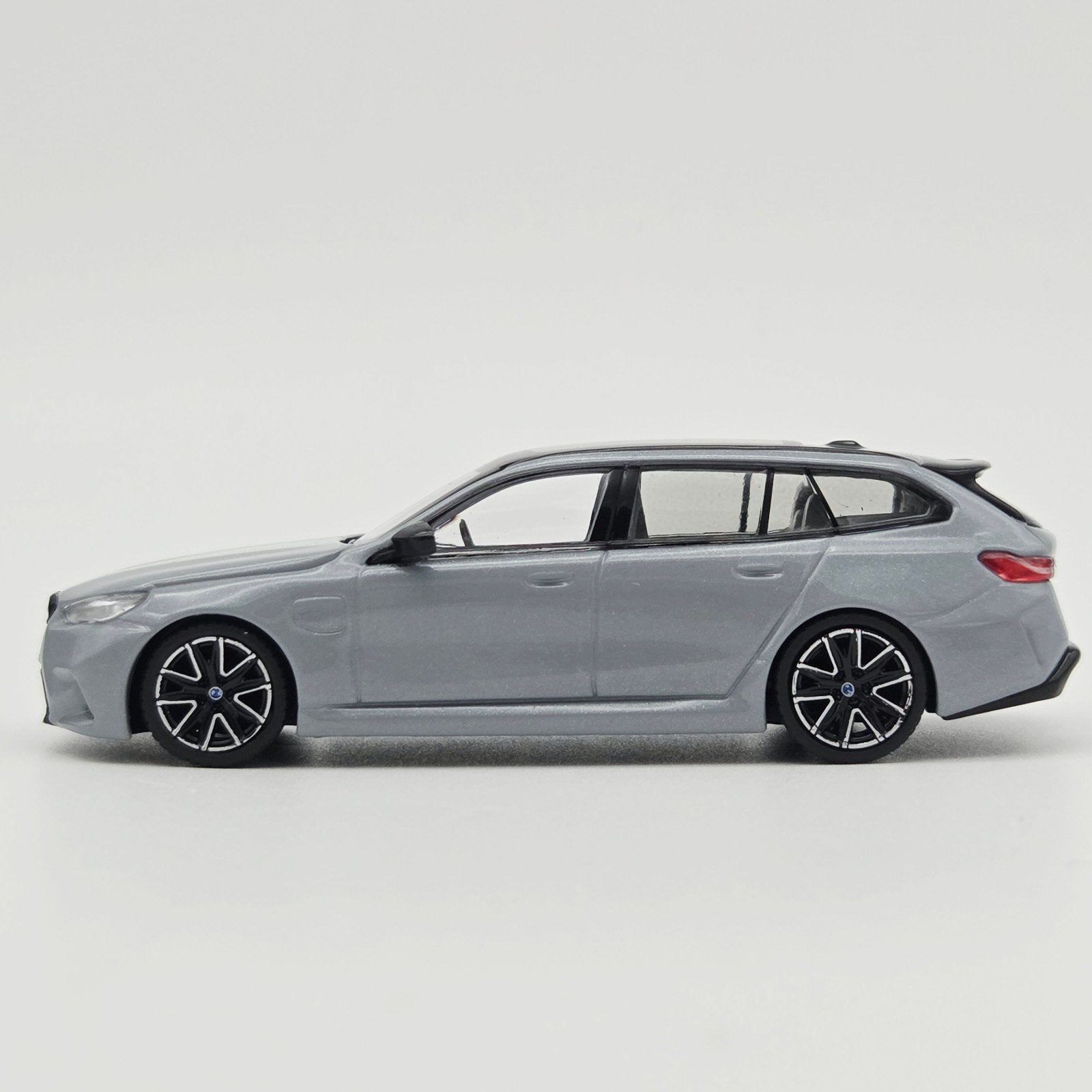Mini Gt – 2025 BMW M5 (G99) Touring, Brooklyn grey metallic, Mymodelcar@outlook.com, Auto, Ophalen of Verzenden, Mini gt