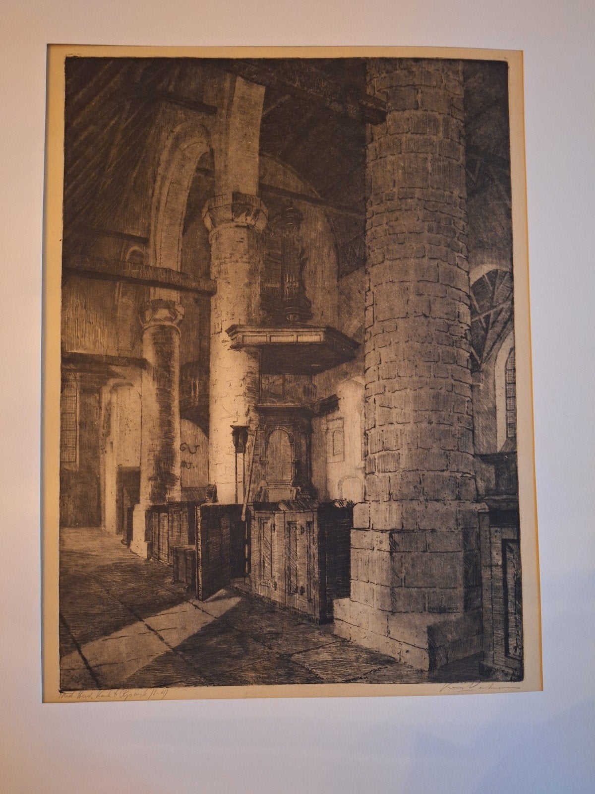 Ets Kerkinterieur door Kees Verhoeven, Ets, Architectuur, Ophalen of Verzenden, Gesigneerd