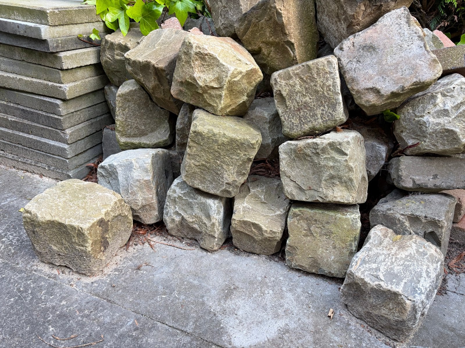 Gratis af te halen in Almere! Belgische kasseien 30 m2, Tuin en Terras, Tegels en Klinkers, Ophalen, Gebruikt, Overige typen, Natuursteen