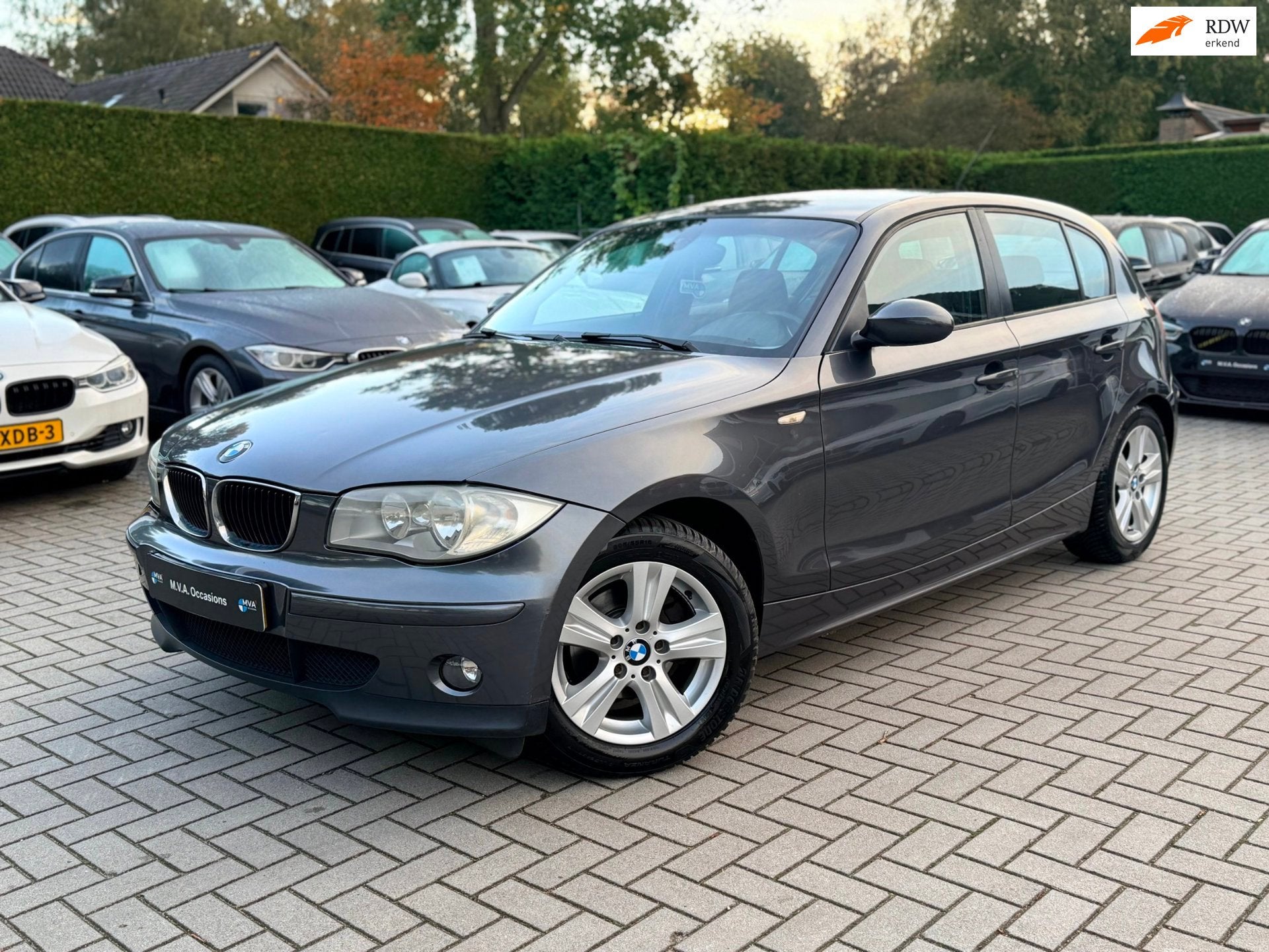 BMW 1-serie 116i|Nieuwe Ketting + Klepseals|Climate control|, Auto's, 1596 cc, Gebruikt, Zwart, 4 cilinders