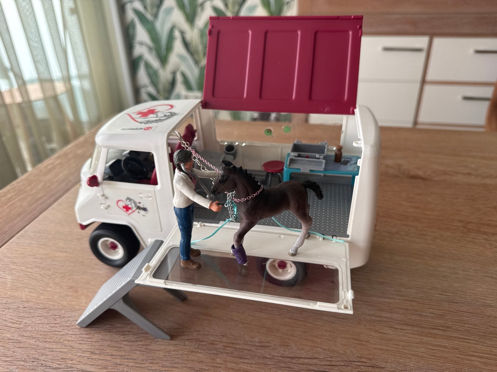 Schleich mobiele dierenarts met Hannover veulen - 42439, Ophalen of Verzenden, Gebruikt, Jongen of Meisje