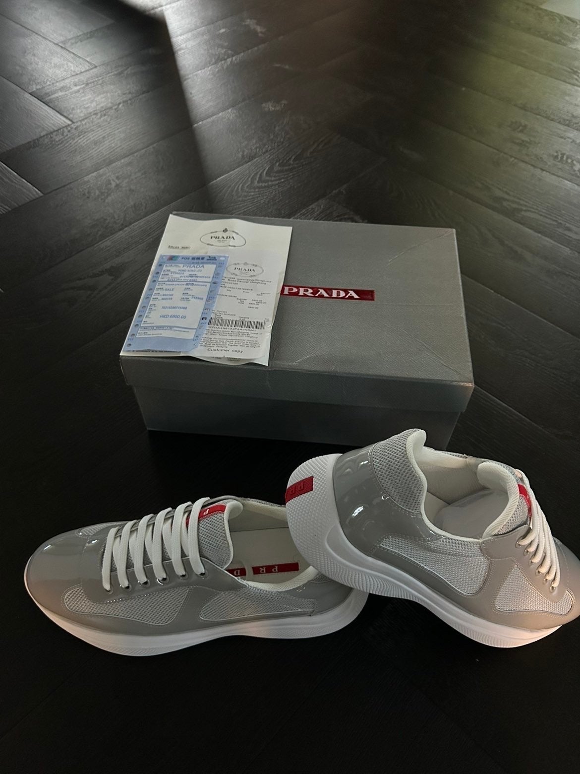 Nieuwe Grijze Prada Sneakers Maat 43, Kleding | Heren, Schoenen, Ophalen of Verzenden, Nieuw, Sneakers of Gympen