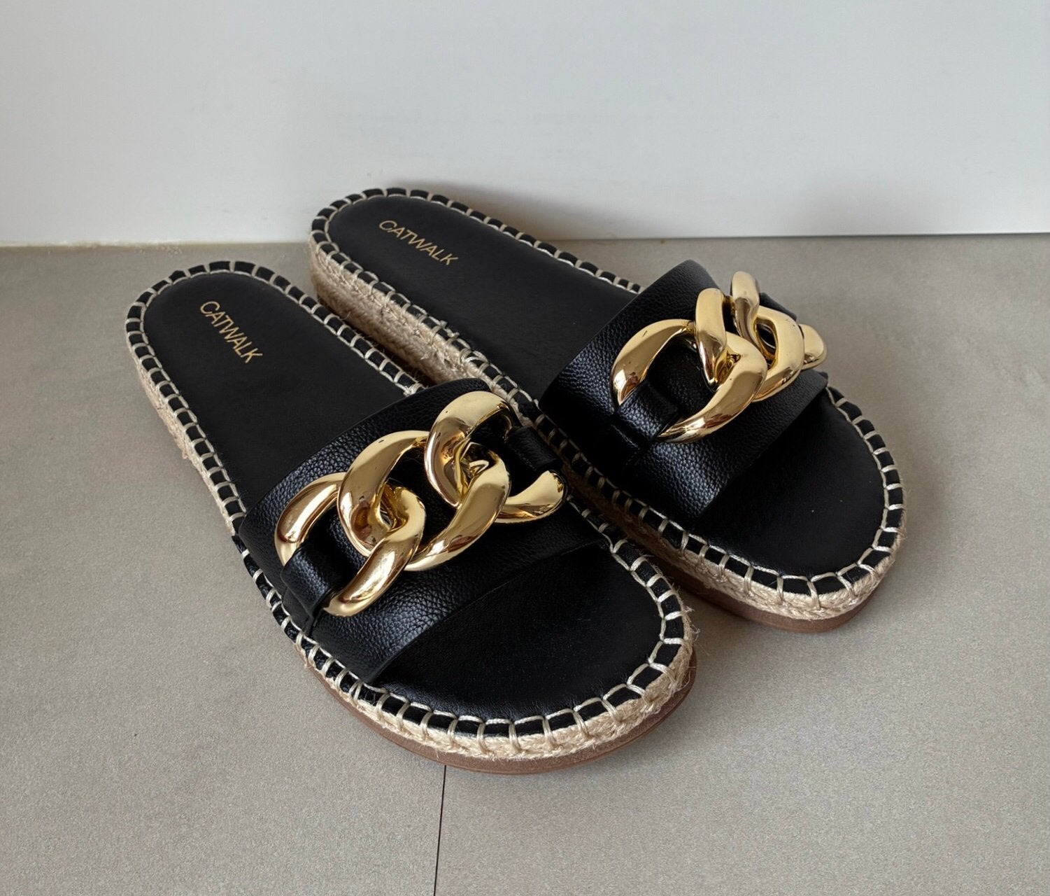 CATWALK SLIPPERS MT:40, Slippers, Verzenden, Zwart, Zo goed als nieuw