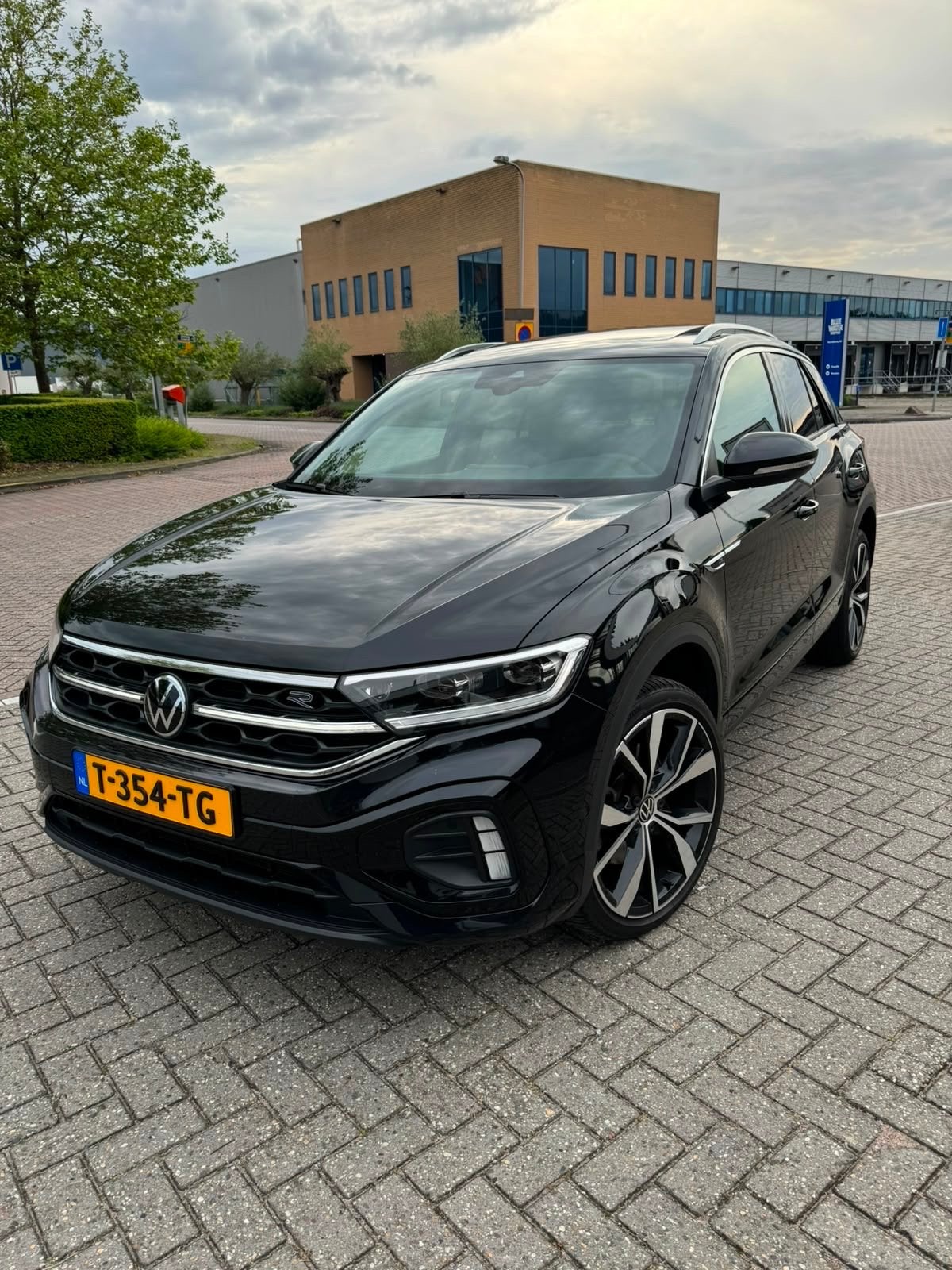 Volkswagen T-Roc 1.5 TSI 150pk 7-DSG 2022 Zwart, 1498 cc, 4 cilinders, Zwart, 1253 kg