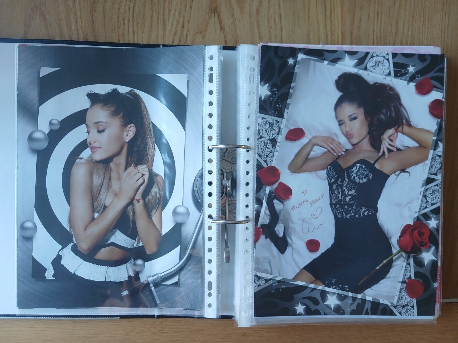 Ariana Grande collectie 65 buitenlandse posters en artikelen, Ophalen, Nieuw, Boek, Tijdschrift of Artikel