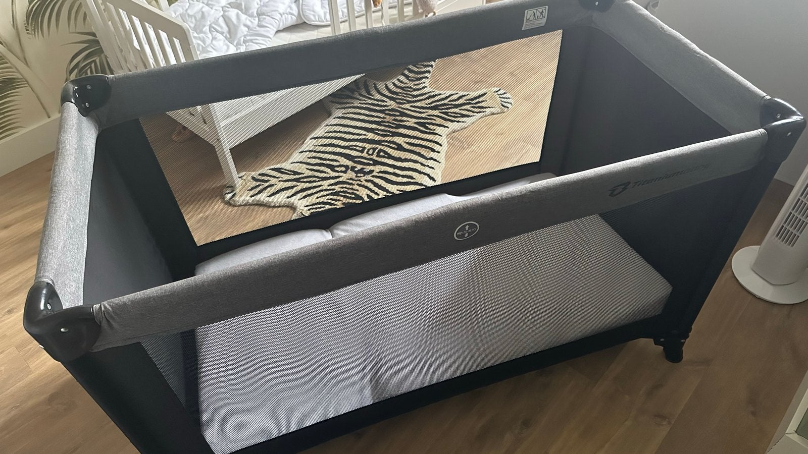 Titaniumbaby Campingbedje - Zo goed als nieuw, Ophalen, Zo goed als nieuw, Reisbedje