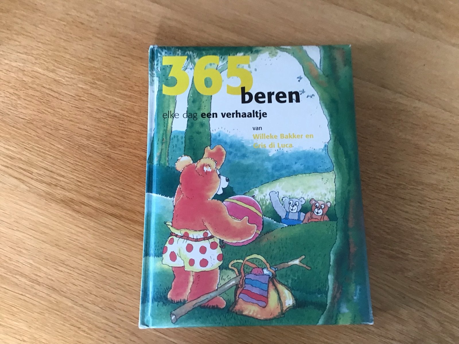 365 Beren: Elke dag een verhaaltje - Willeke Bakker, Ophalen of Verzenden, Gelezen, Fictie algemeen