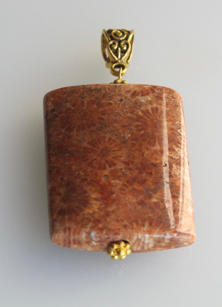 Prachtige hanger met een fossiel Jaspis edelsteen, Verzenden, Nieuw