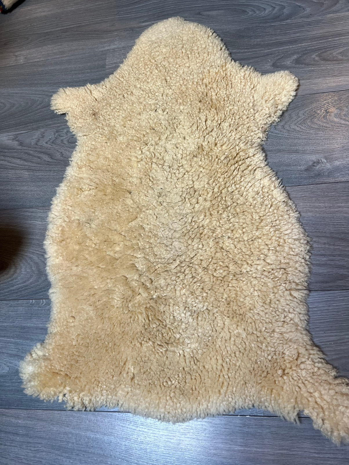 Vintage schapenvacht schapenvachtje vloerkleedje kleedje, Huis en Inrichting, Stoffering | Tapijten en Kleden, Gebruikt, Beige