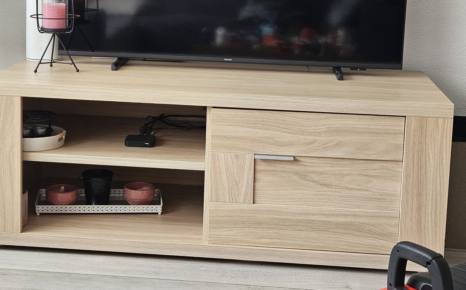 NU Gratis 130 cm TV meubel in goede staat., Huis en Inrichting, Ophalen
