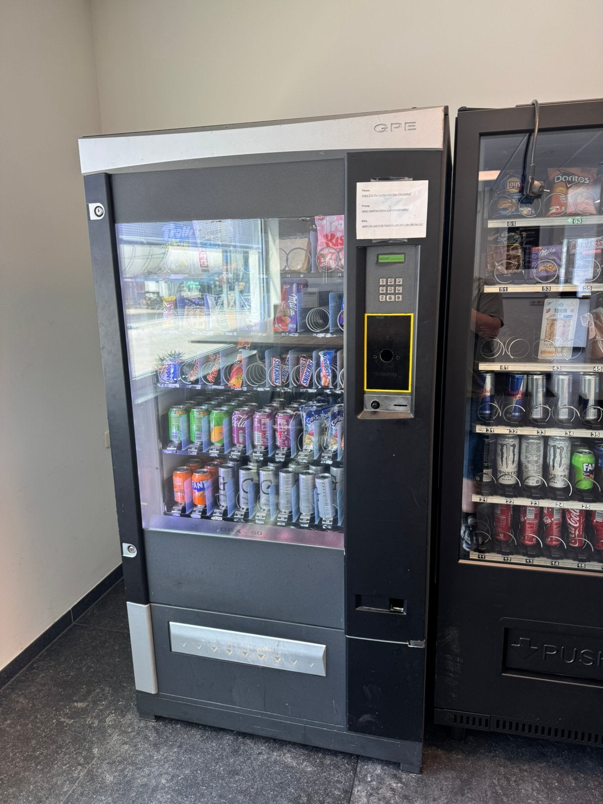 Vending machine, Ophalen, Zo goed als nieuw