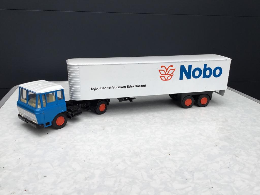Lion Car Daf 2600 NOBO Banketfabrieken Ede, Hobby en Vrije tijd, Modelauto's | 1:50, Ophalen of Verzenden, Zo goed als nieuw, Bus of Vrachtwagen