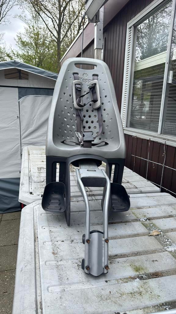 Yepp maxi easyfit met extra beugel voor 2e fiets., Fietsen en Brommers, Fietsaccessoires | Fietsstoeltjes, Ophalen of Verzenden