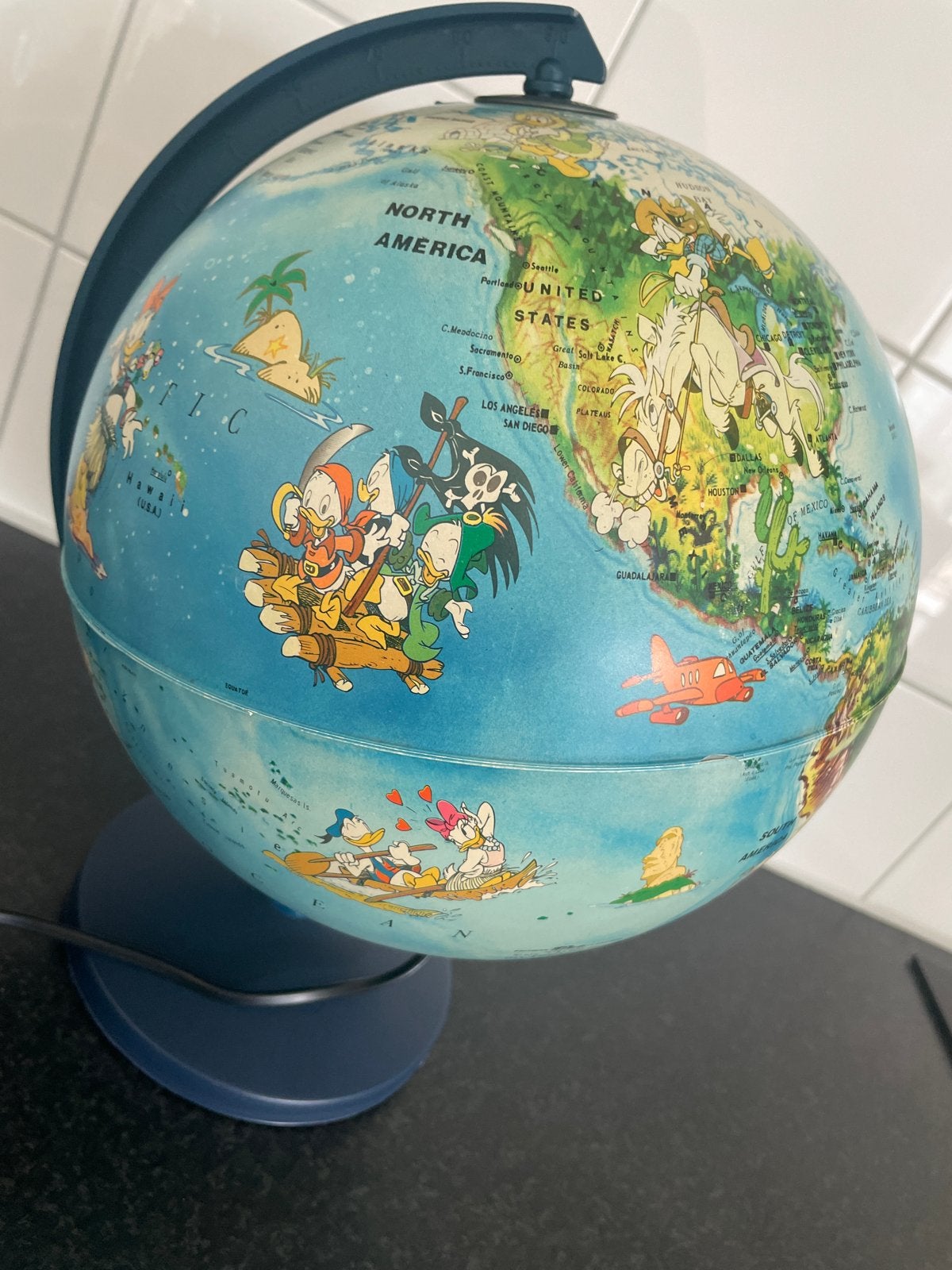 Disney Donald Duck globe met verlichting, Ophalen of Verzenden, Donald Duck, Gebruikt, Overige typen