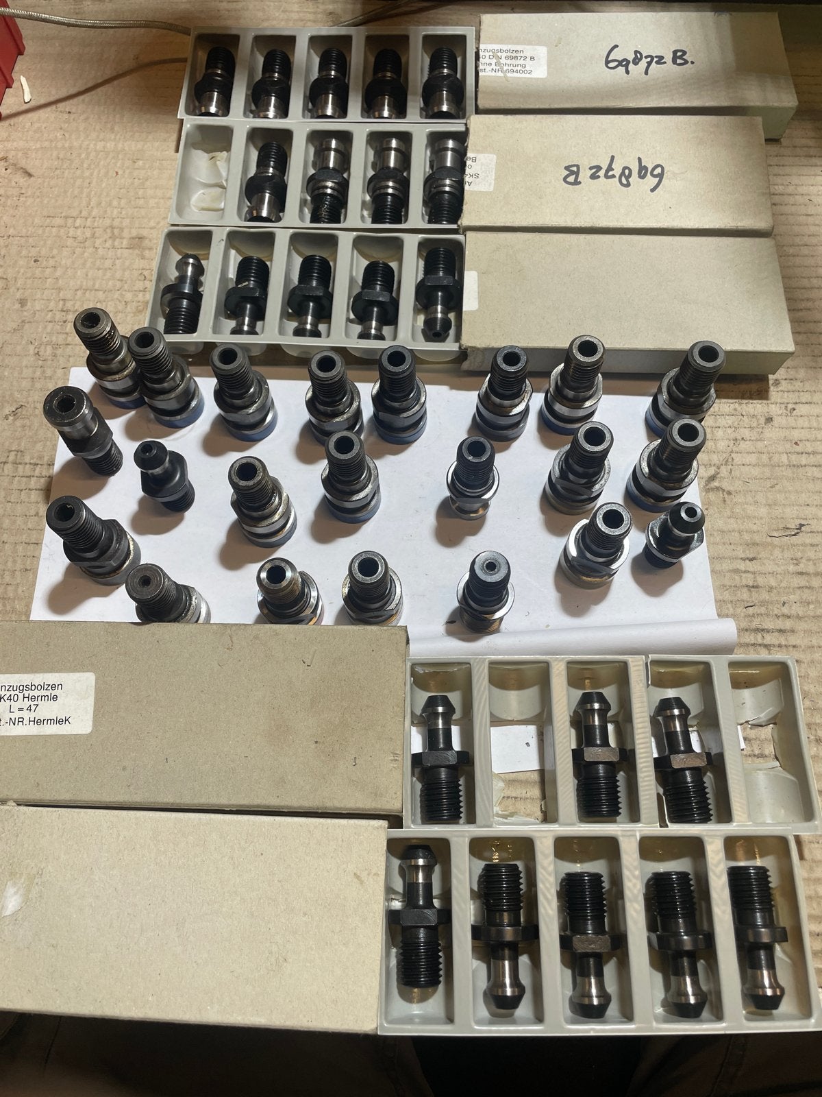 Partij aantrek studs ca. 44 stuks M 16, Doe-het-zelf en Verbouw, Gereedschap | Slijpmachines, Ophalen, Zo goed als nieuw