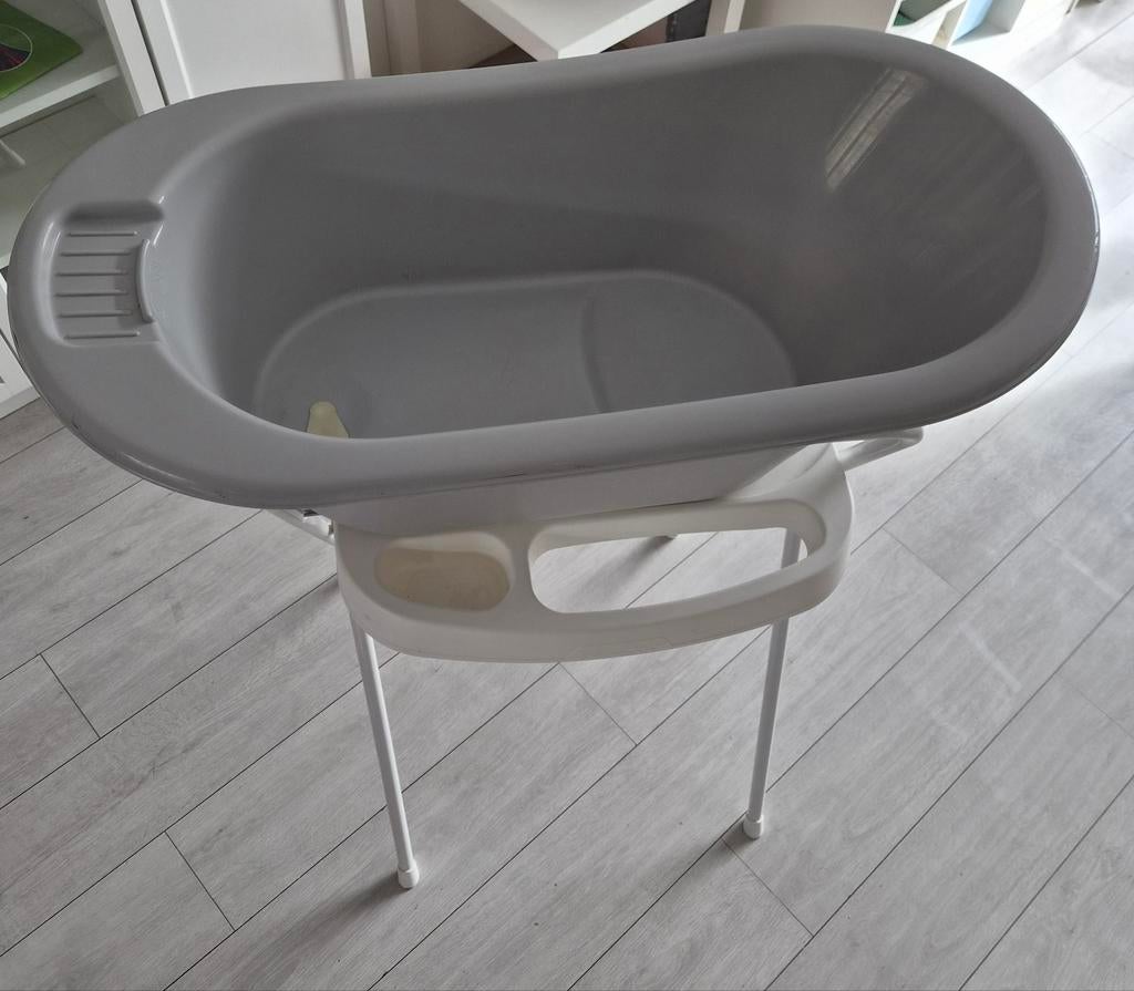 Babybadje met standaard, Ophalen