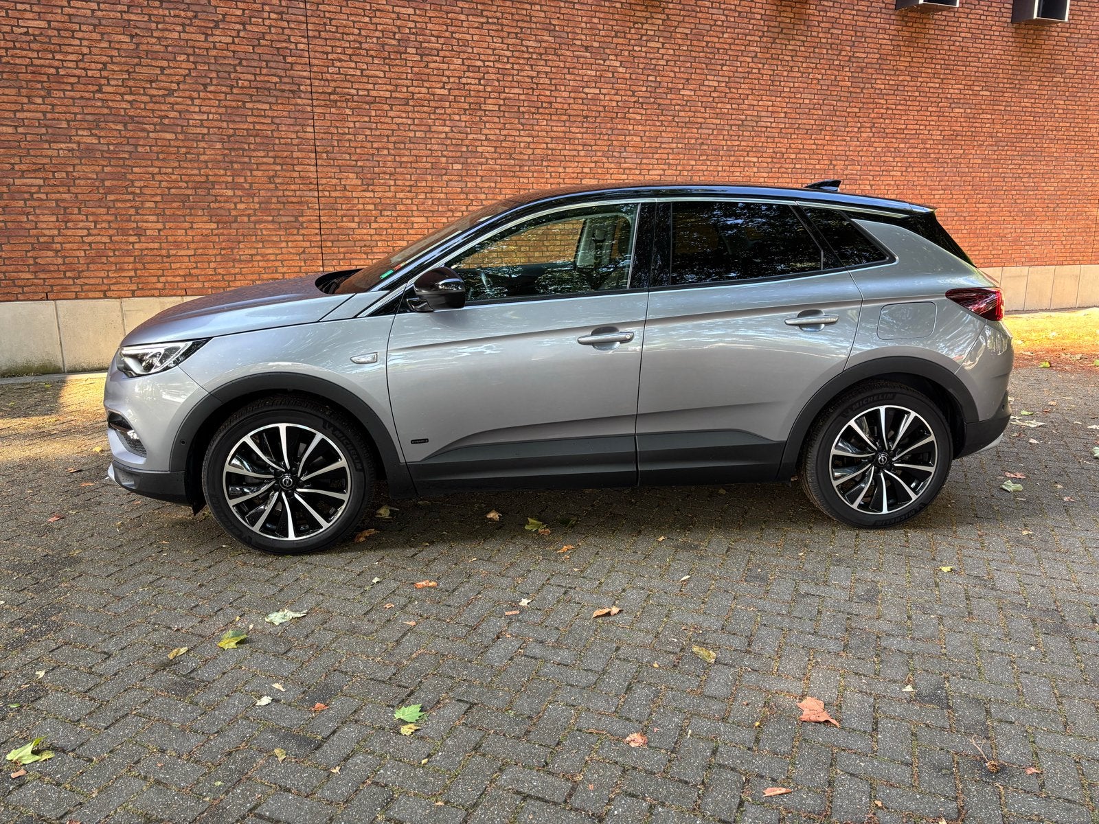 Opel Grandland X 1.6 Turbo Hybrid4 300pk 4x4 Aut 2020 Grijs, Auto's, Automaat, 77 km/l, 1250 kg, Zwart