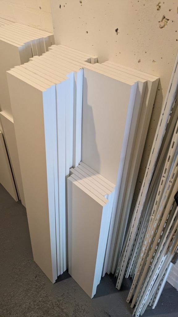 18 stuks Meubelpaneel - wit - 120x20cm - 18mm, Ophalen, Gebruikt