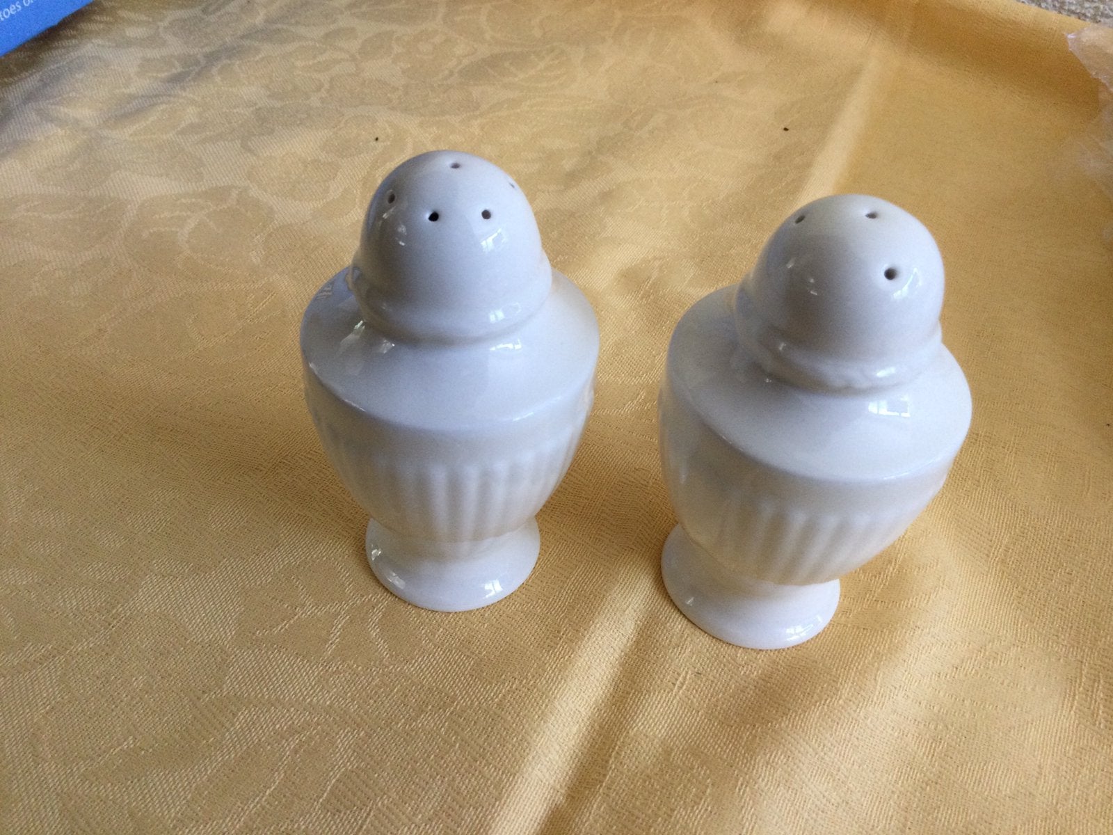 Wedgwood Edme peper en zoutvaatje als nieuw, Huis en Inrichting, Keuken | Servies, Overige typen, Ophalen of Verzenden, Zo goed als nieuw