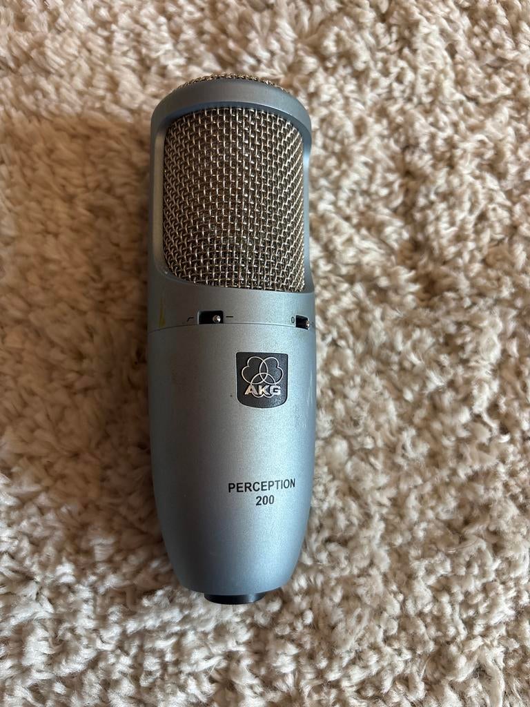 AKG Perception 200 Condensator Microfoon, Muziek en Instrumenten, Microfoons, Ophalen of Verzenden, Zo goed als nieuw, Studiomicrofoon