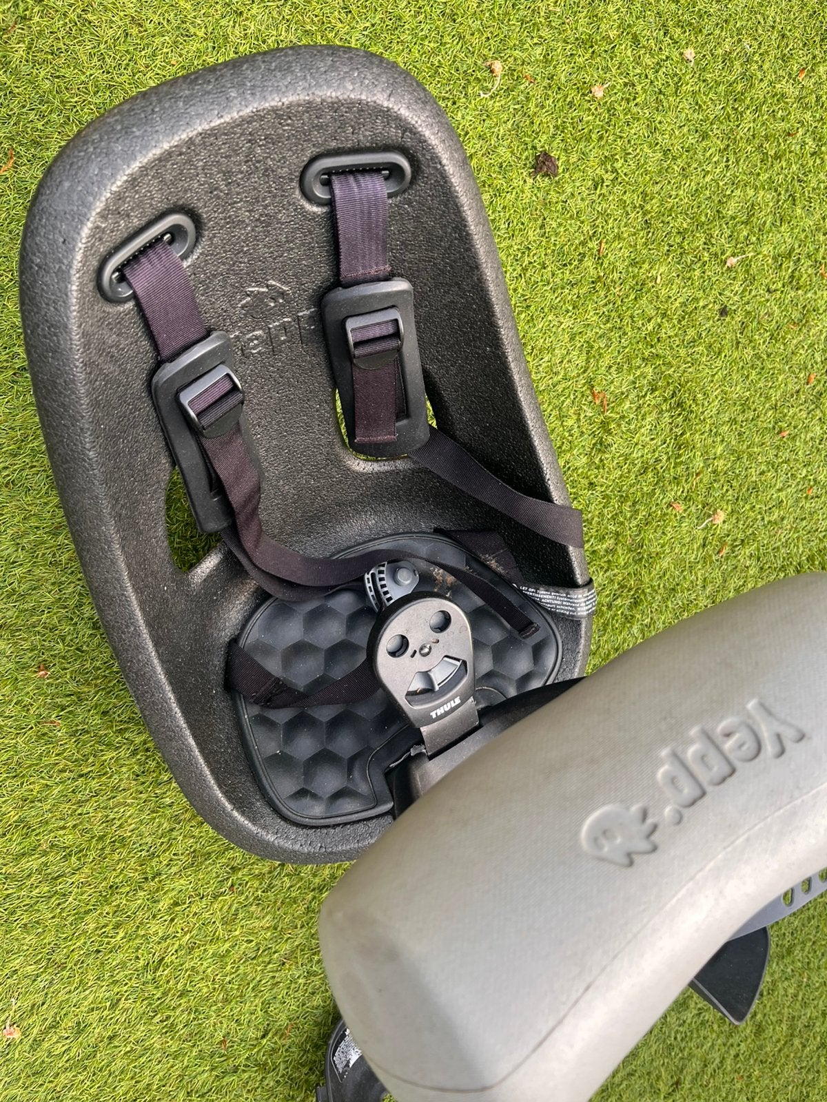 Thule Yepp voorzitje fietstoel windscherm en adapter, Voetsteuntjes, 0 t/m 18 kg, Voorzitje, Ophalen of Verzenden