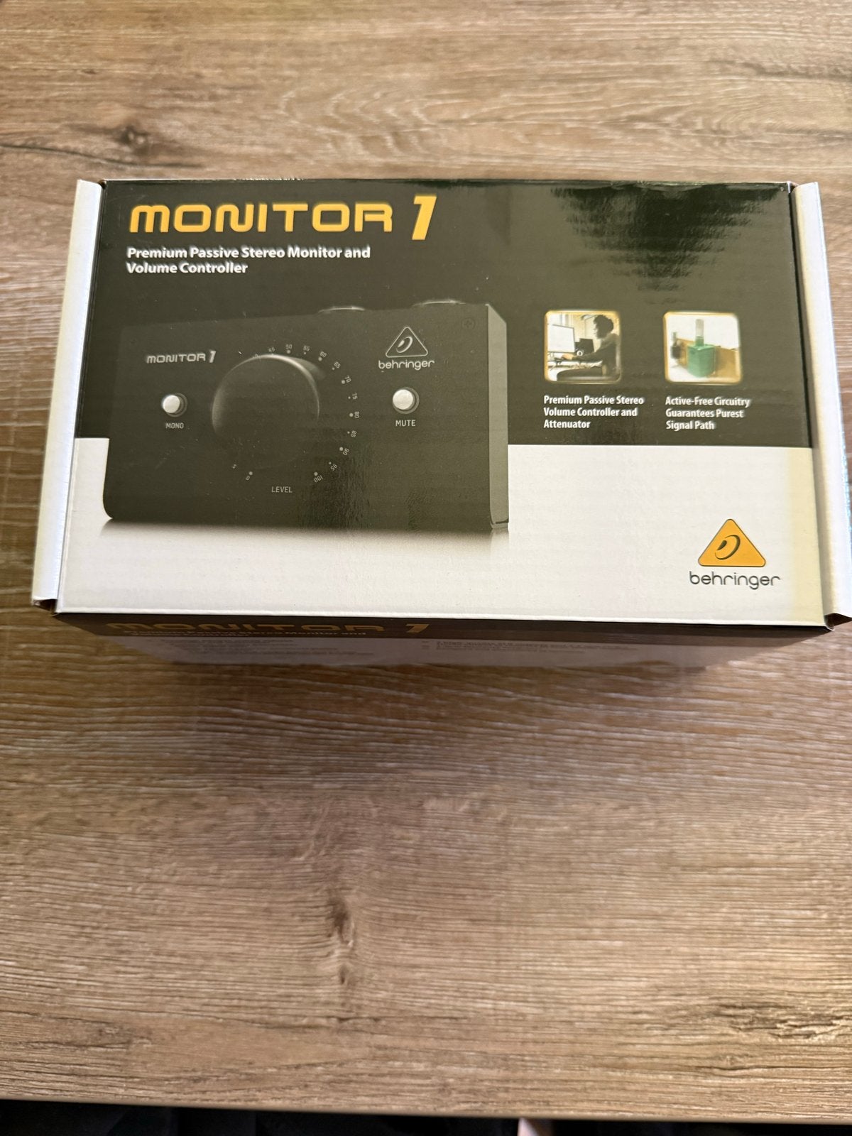 Behringer MONITOR 1 Premium Passieve Monitor & Volume Contro, Muziek en Instrumenten, Mengpanelen, Zo goed als nieuw, Minder dan 5 kanalen