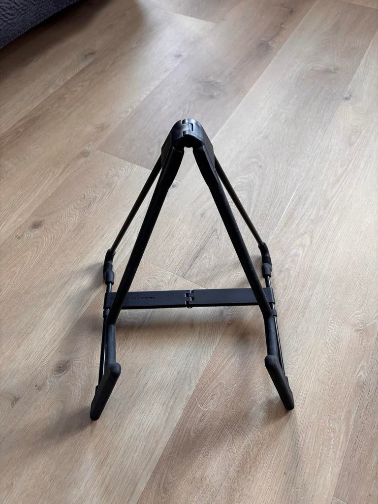 Gitaarstandaard K&M König & Meyer, Ophalen of Verzenden, Zo goed als nieuw, Instrumentstandaard, Gitaar
