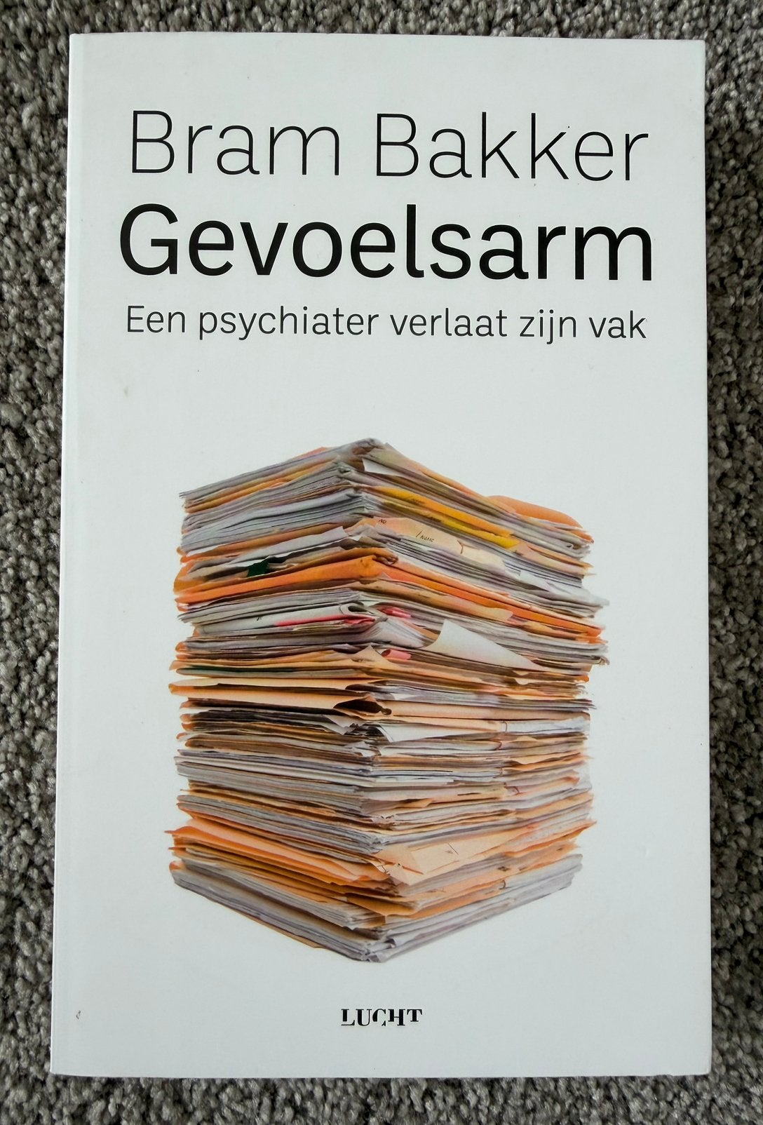 Gevoelsarm - Bram Bakker, Boeken, Verzenden, Zo goed als nieuw