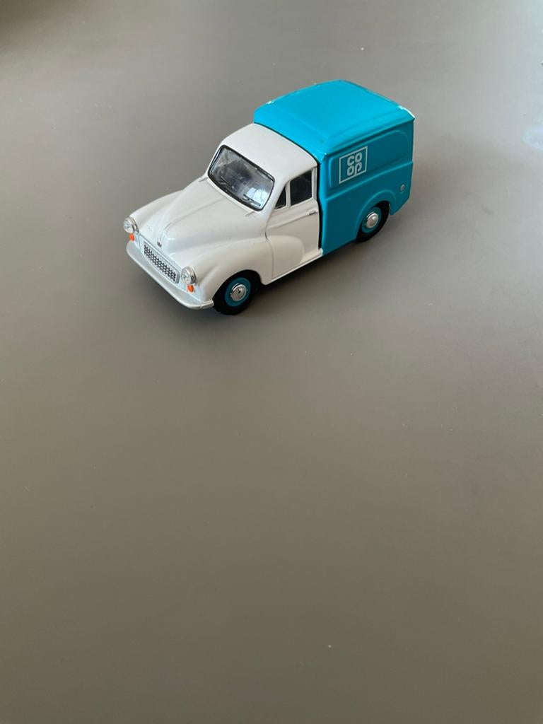 Morris Minor Van Coop, Oxford Diecast, schaal 1:43., Ophalen of Verzenden, Zo goed als nieuw, Auto, Overige merken