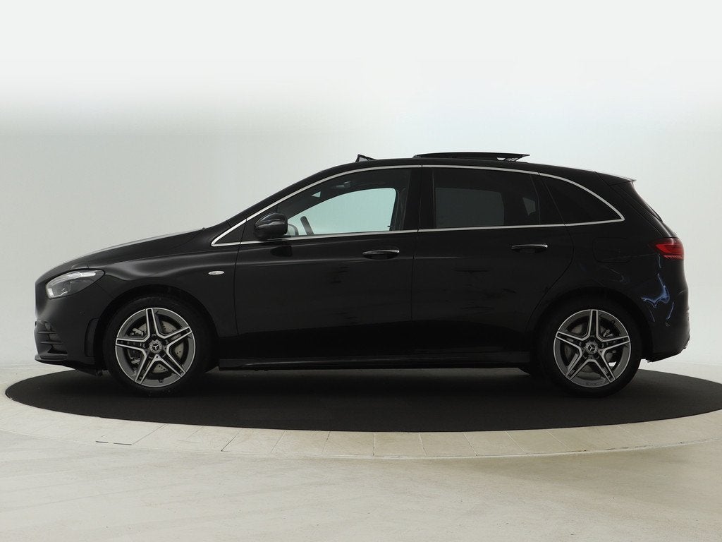 Mercedes-Benz B-Klasse 250 e Business Solution AMG | Trekhaa, Auto's, Mercedes-Benz, 12 maanden, 4 cilinders, Alcantara, Zwart