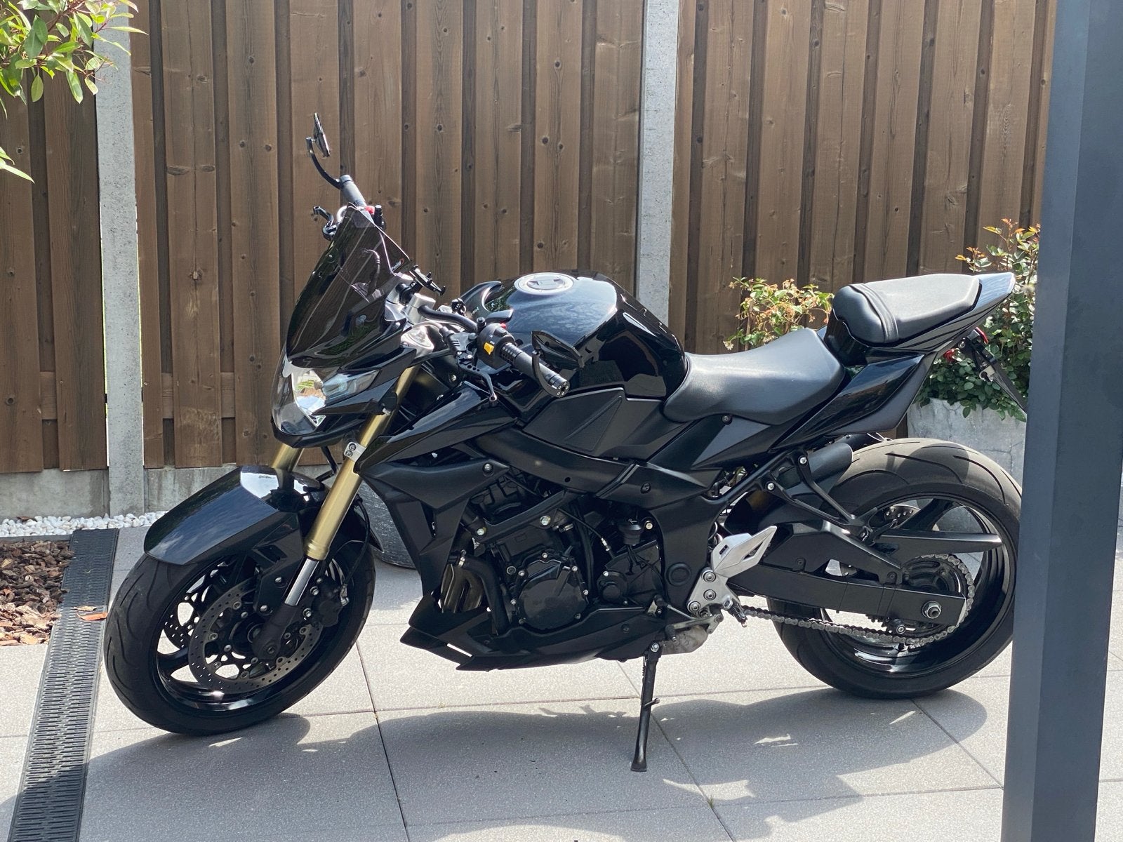 Suzuki GSR 750 met IXIL Hyperflow uitlaat - Full Black Editi, Motoren, Motoren | Suzuki, Particulier, Naked bike, meer dan 35 kW