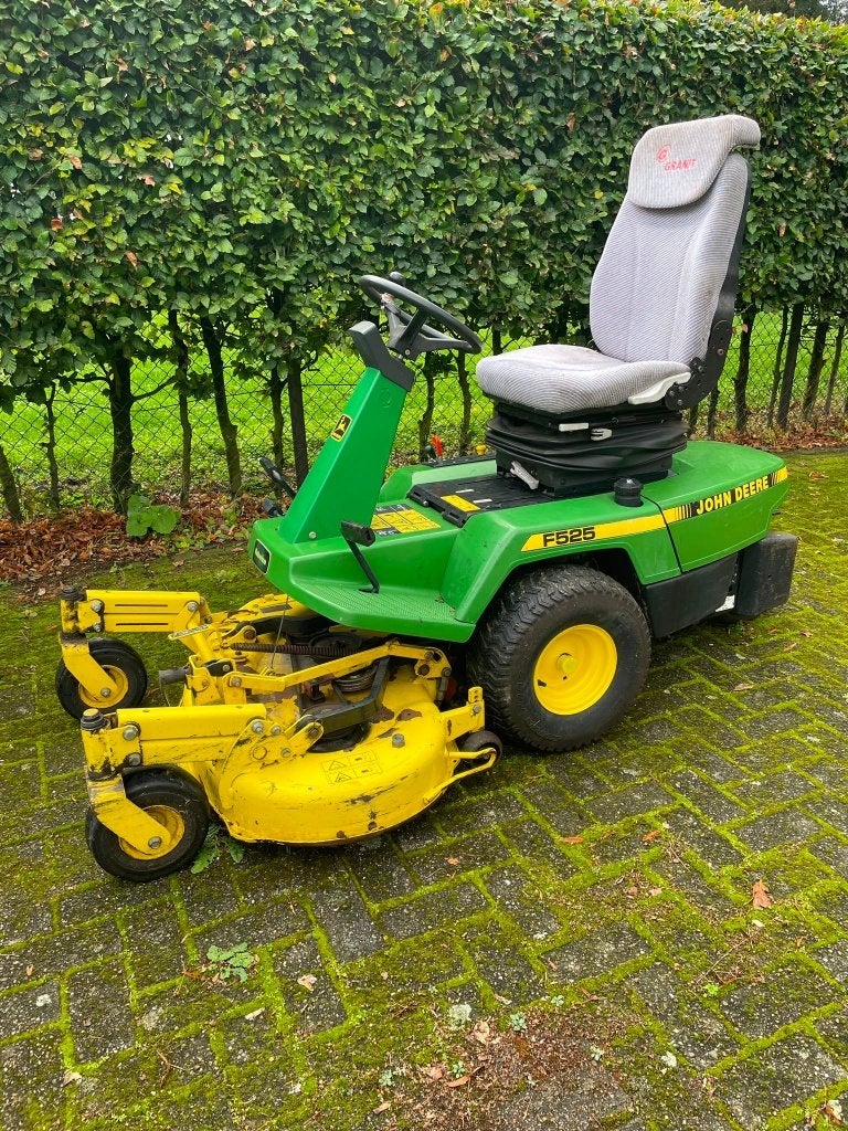 Foto 2 van John Deere F525 Frontmaaier - Krachtig en Betrouwbaar