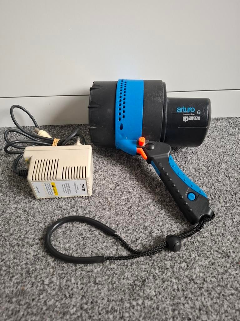 Mares Arturo Booster 6 Duiklamp met Oplader, Watersport en Boten, Duiken, Ophalen of Verzenden