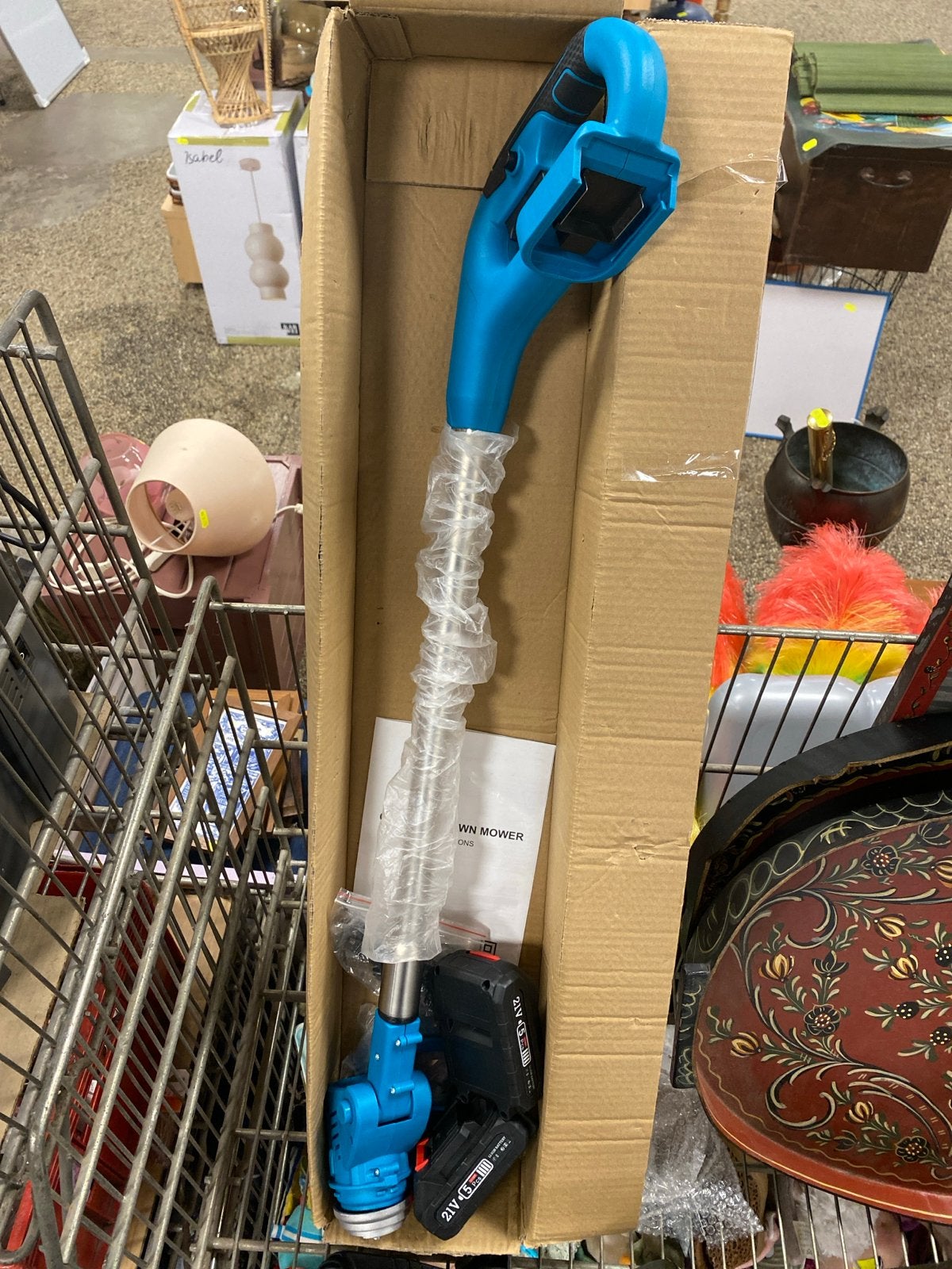 Nieuwe Accu Grastrimmer/Grasmaaier 21V met Accu, Ophalen, Cirkelmaaier, Minder dan 30 cm, Accu-grasmaaier