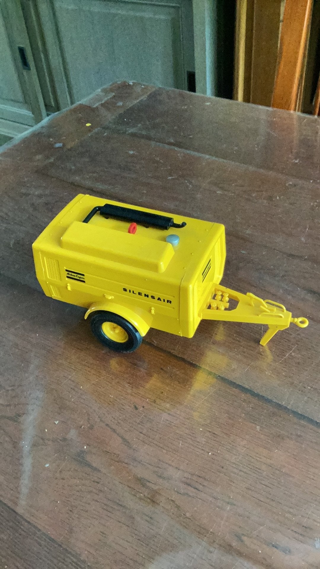 Schaalmodel Atlas Copco compressor 1:24, Hobby en Vrije tijd, Ophalen of Verzenden, Nieuw, Overige typen, Overige merken