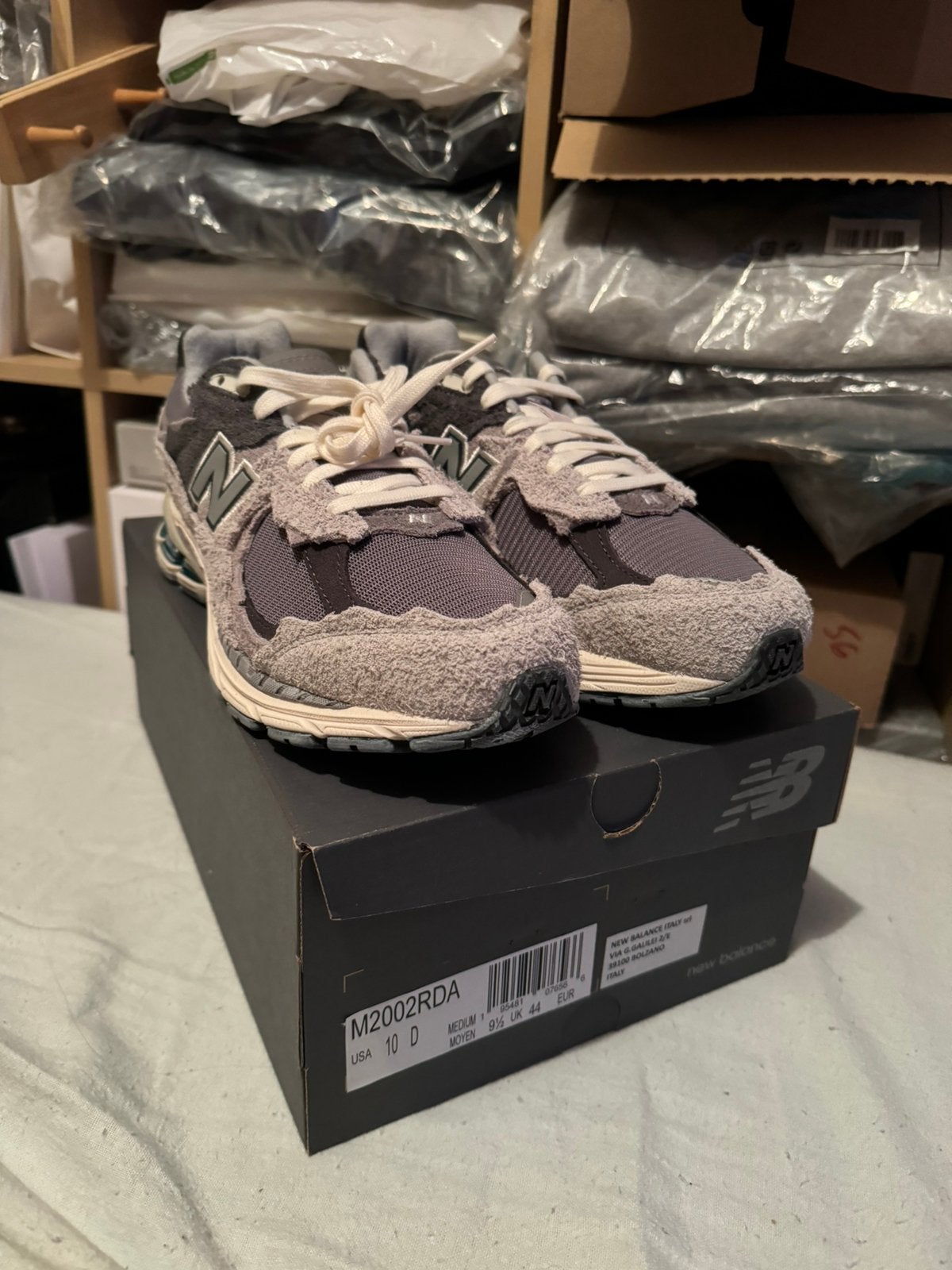 New balance rain cloud in maat 44, Kleding | Heren, Overige kleuren, Nieuw, Ophalen of Verzenden, Sneakers of Gympen