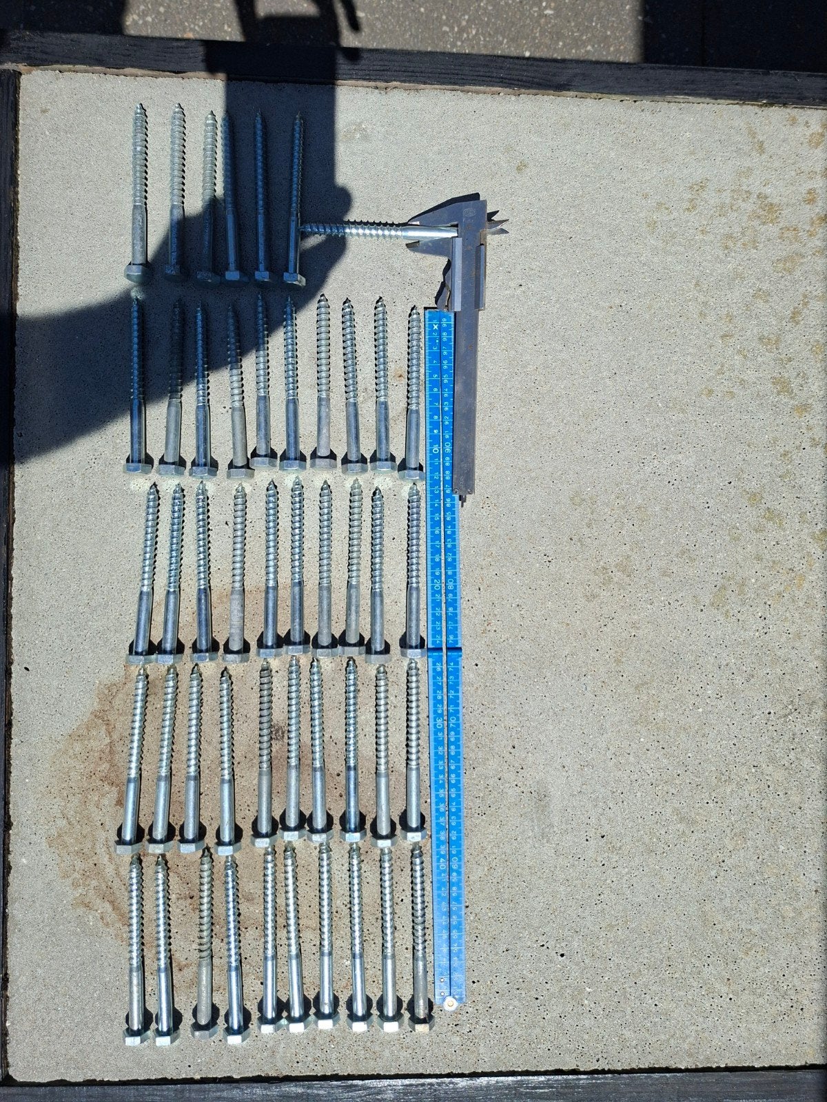 47 stuks Houtdraaibouten 12cm lang, 1cm dikte, Ophalen, Gebruikt, 100 tot 250 mm, Bouten of Moeren